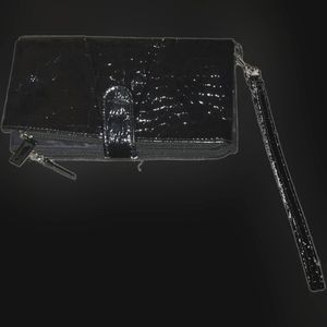 SHINY BLACK LEATHERCROCODILE EMBOSSEDCLUTCH WRISTLET WALLETPURSE BAG
